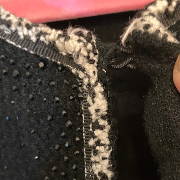 Molly Bracken Elegant Black and Cream Knit - Picture 10 of 11